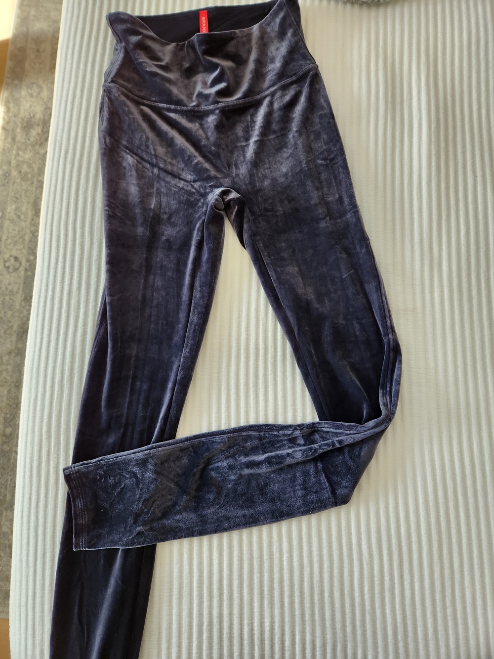 SPANX Kids Velvet Leggings in Dark Navy